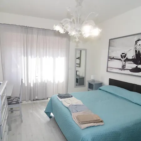 Apartament Metro *