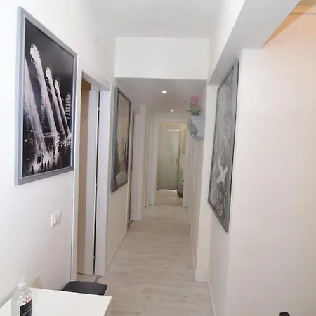 Metro Apartament *