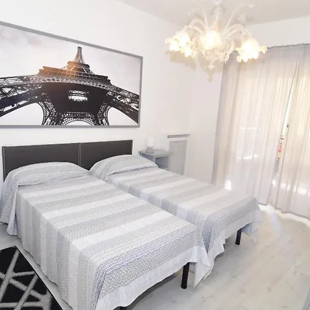 Metro Apartament *