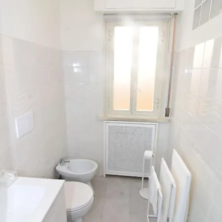 Apartament Metro *